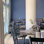 Отель Newberlin 3*